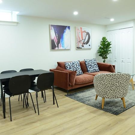 Spacious 2-Bed-Room Near Yonge & Major Mackenzie 列治文山 外观 照片