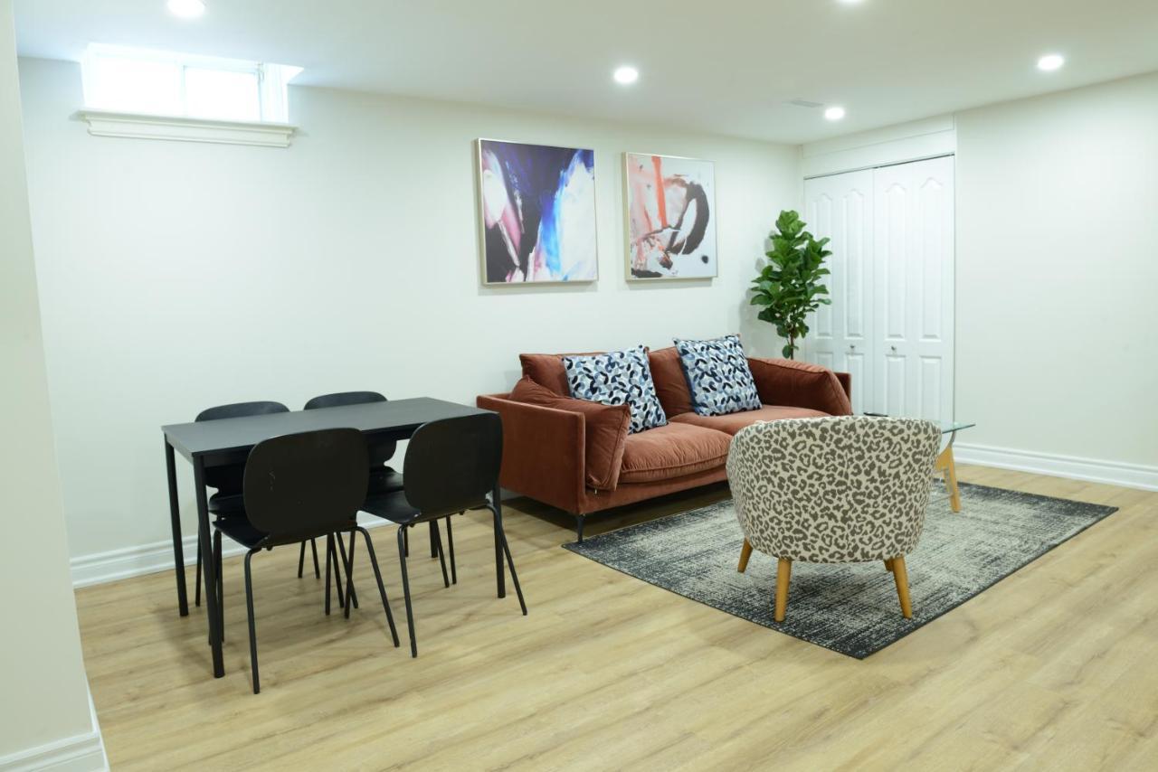 Spacious 2-Bed-Room Near Yonge & Major Mackenzie 列治文山 外观 照片