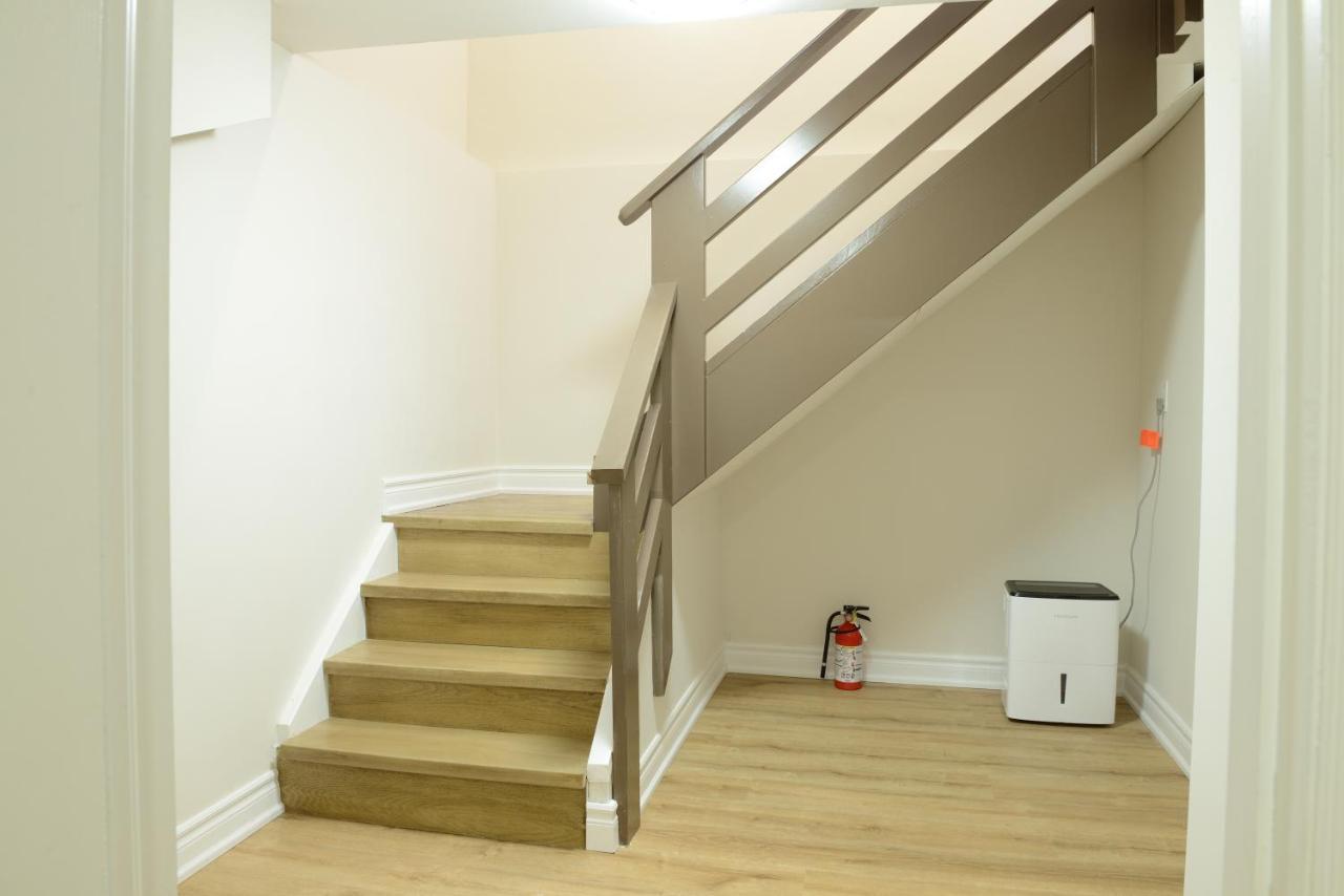 Spacious 2-Bed-Room Near Yonge & Major Mackenzie 列治文山 外观 照片
