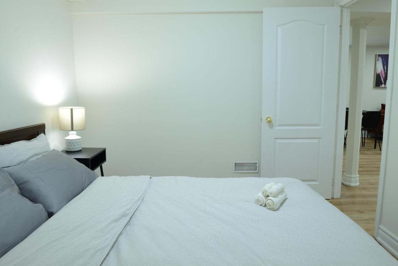 Spacious 2-Bed-Room Near Yonge & Major Mackenzie 列治文山 外观 照片