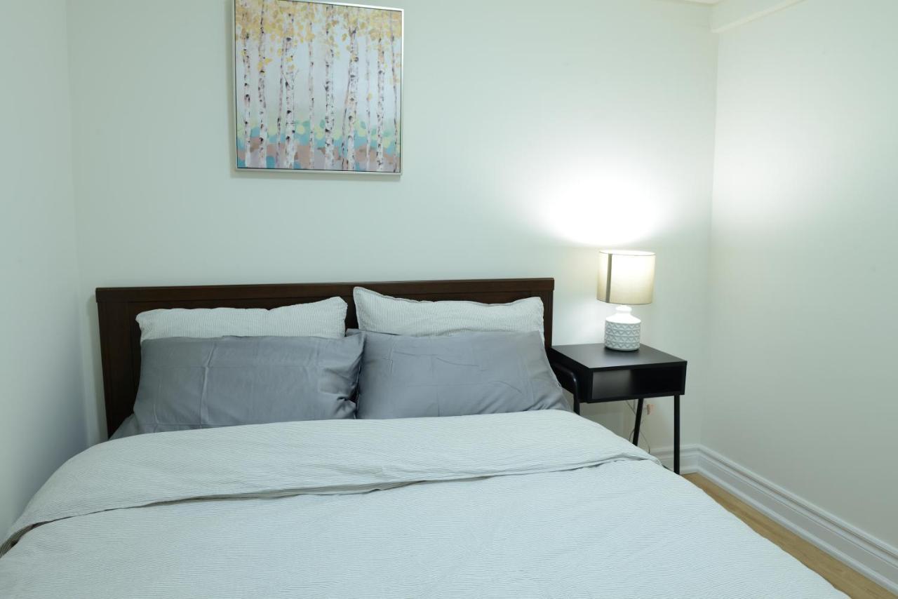 Spacious 2-Bed-Room Near Yonge & Major Mackenzie 列治文山 外观 照片