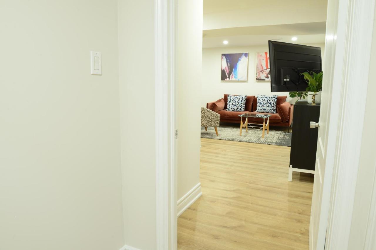Spacious 2-Bed-Room Near Yonge & Major Mackenzie 列治文山 外观 照片