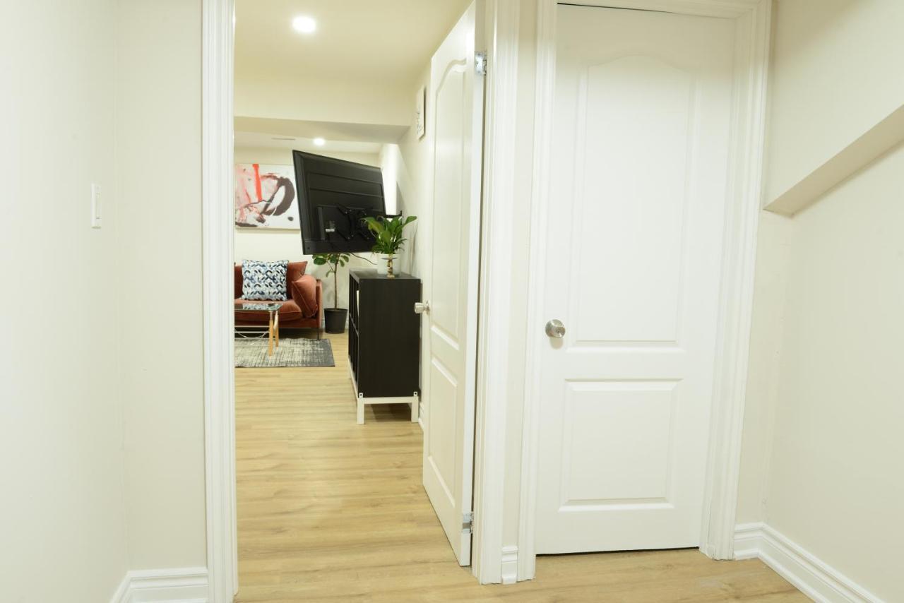 Spacious 2-Bed-Room Near Yonge & Major Mackenzie 列治文山 外观 照片