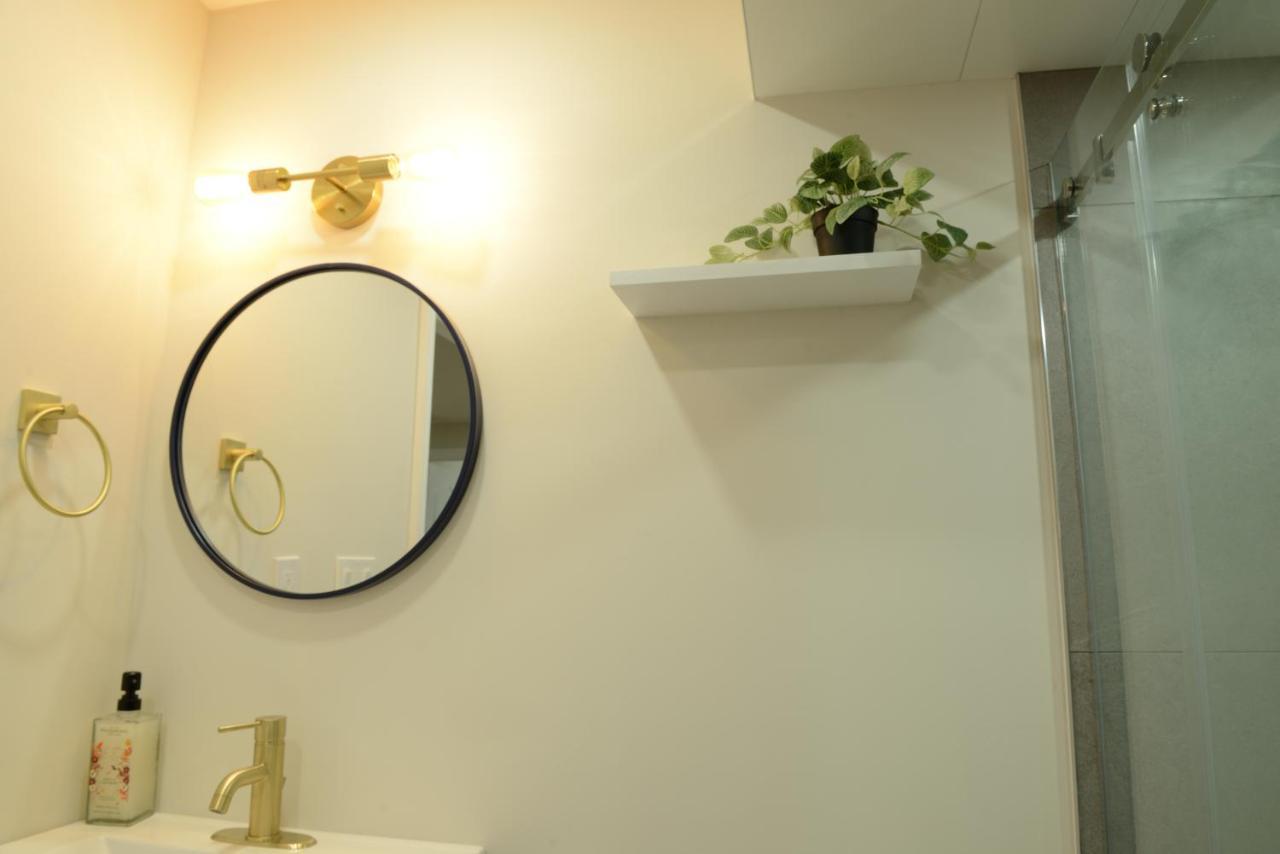 Spacious 2-Bed-Room Near Yonge & Major Mackenzie 列治文山 外观 照片