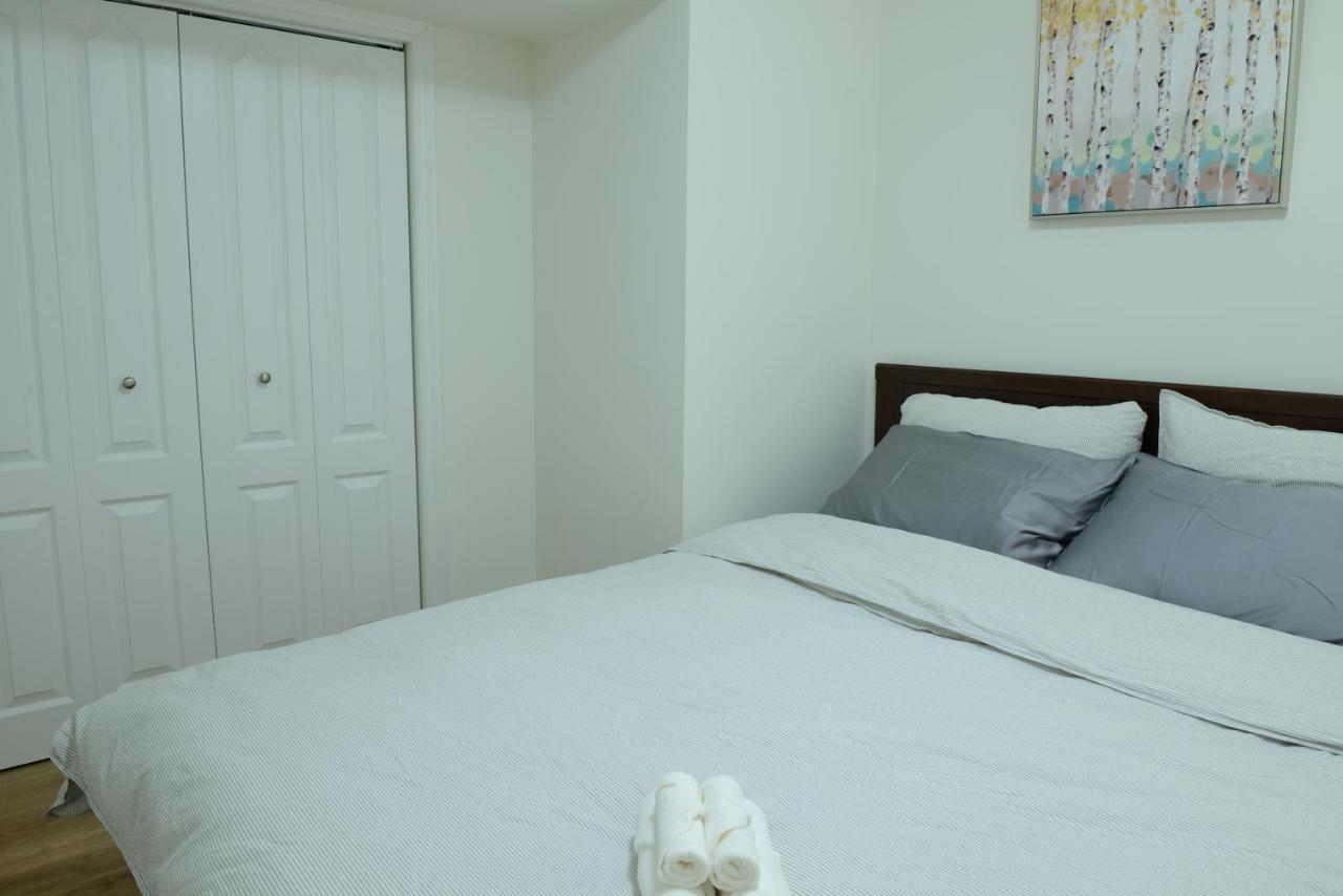 Spacious 2-Bed-Room Near Yonge & Major Mackenzie 列治文山 外观 照片